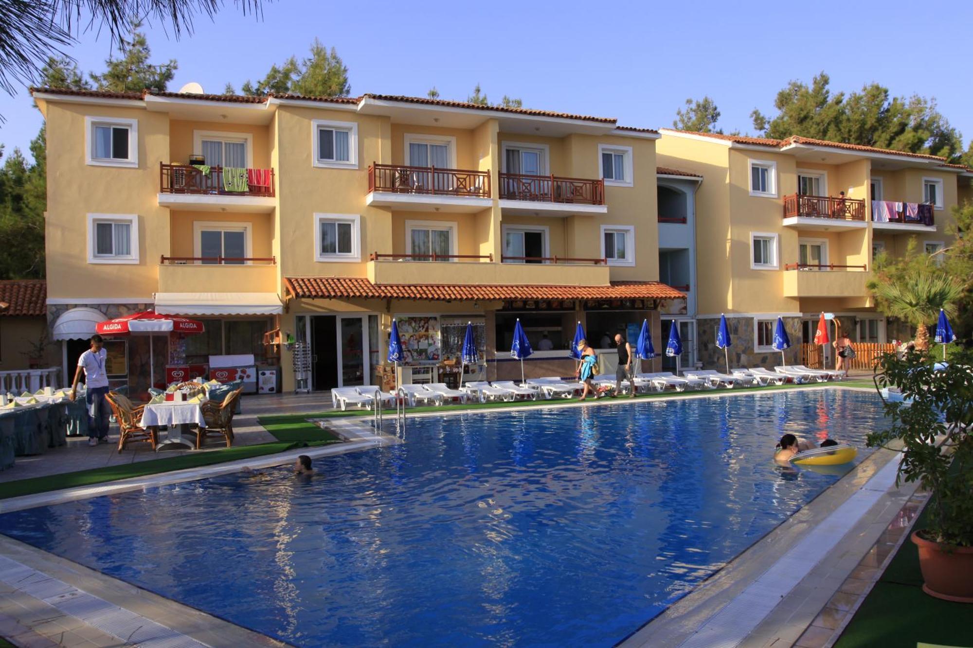 Pine Club Apart Hotel Kusadası Exterior foto
