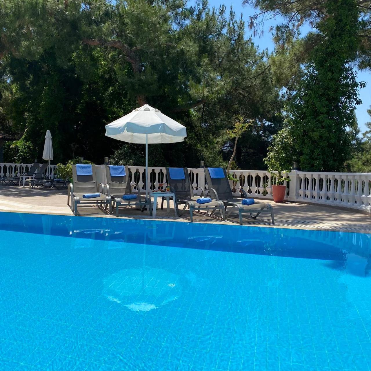 Pine Club Apart Hotel Kusadası Exterior foto
