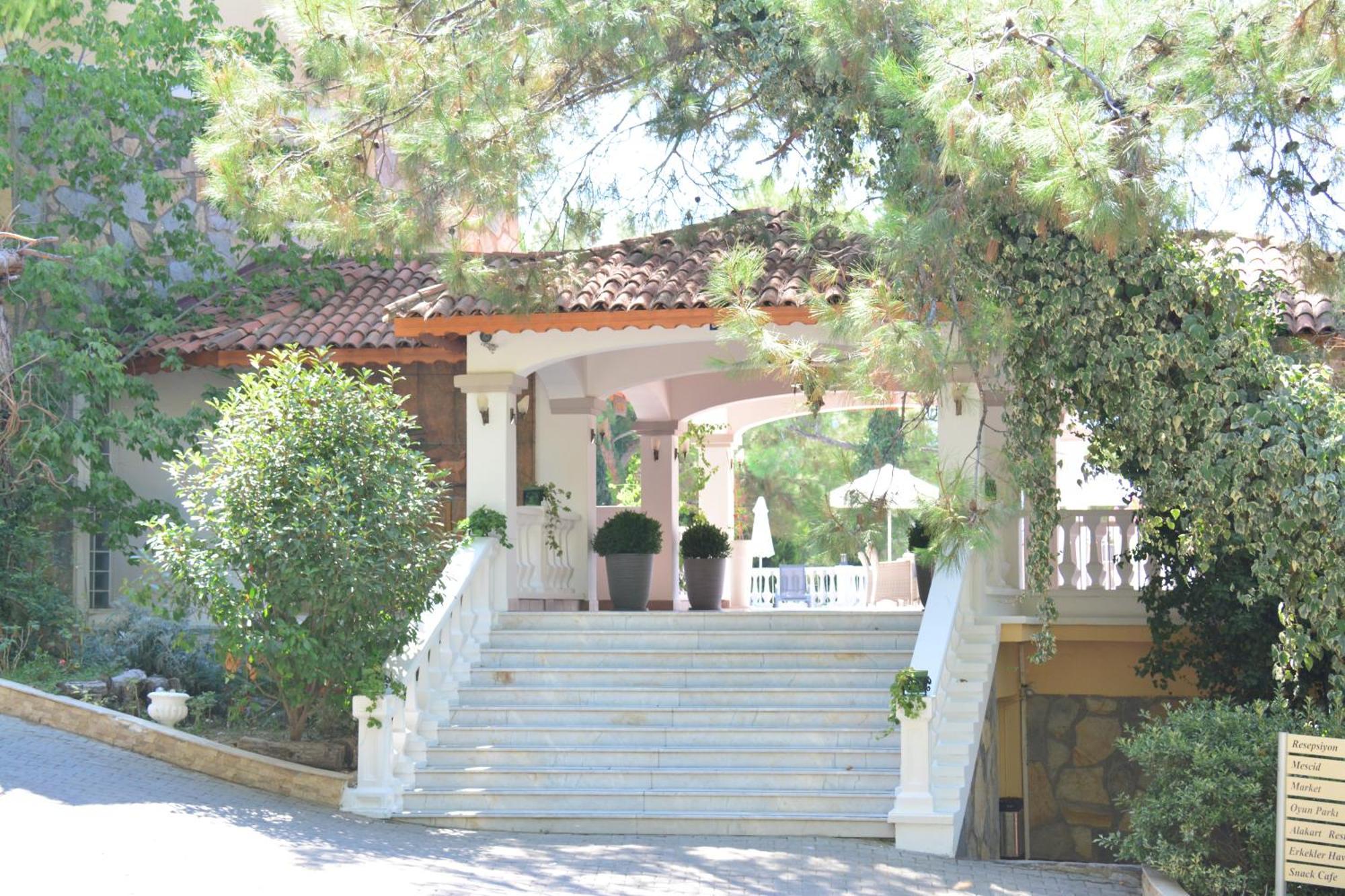 Pine Club Apart Hotel Kusadası Exterior foto