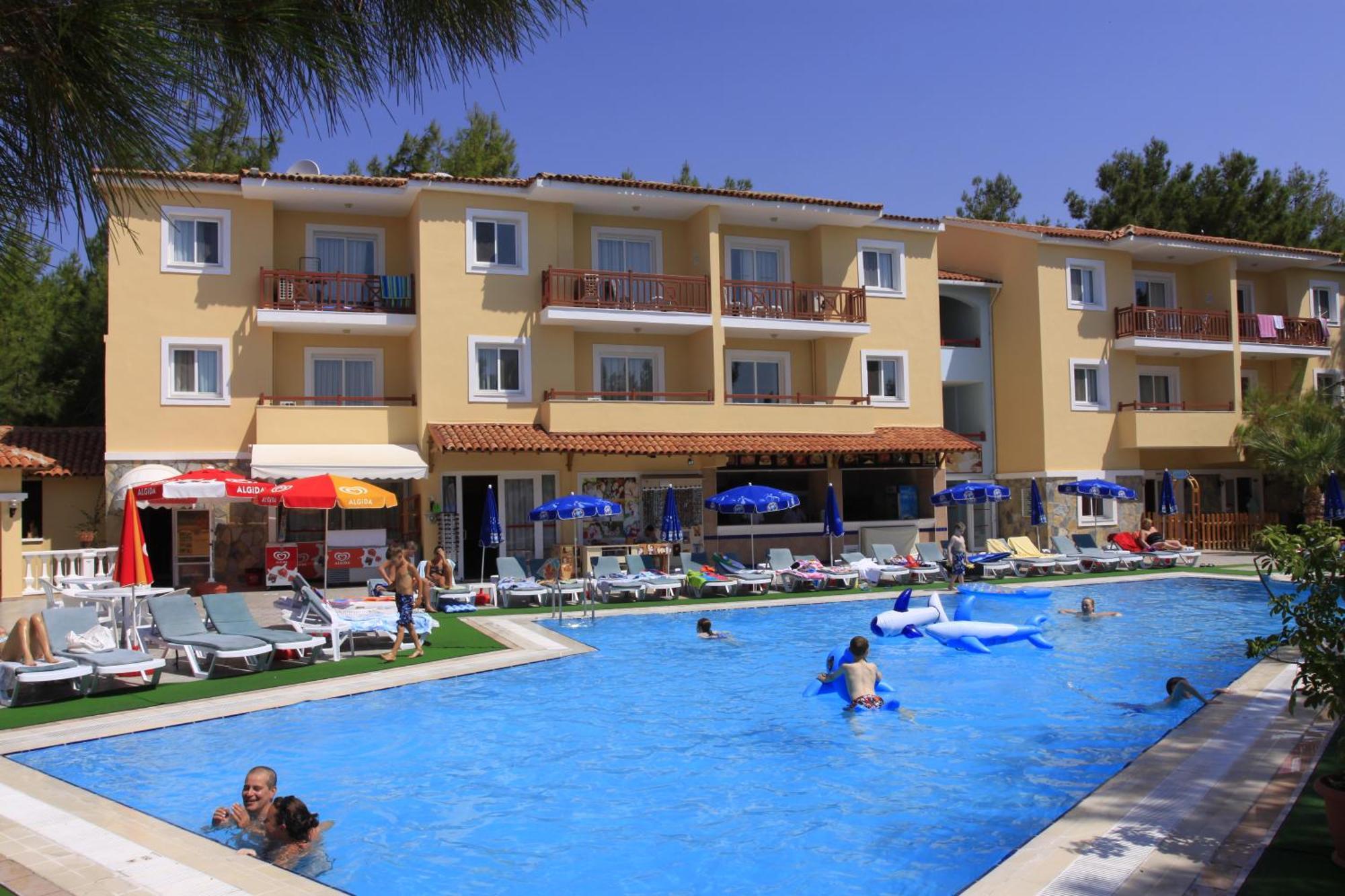 Pine Club Apart Hotel Kusadası Exterior foto